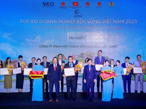Herbalife Việt Nam được vinh danh Top 100 Doanh Nghiệp Bền Vững Việt Nam 2025