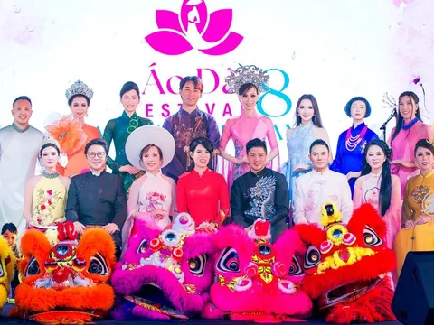 Bộ sưu tập “Tứ Bình Phú Quý” của NTK Vũ Thảo Giang đưa di sản Việt tỏa sáng trên đất Mỹ