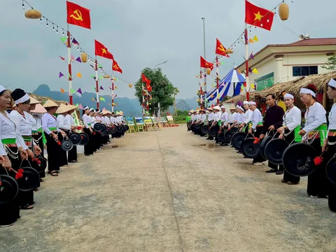 MƯỜNG CỐC – NƠI SỐNG CÙNG NGƯỜI MƯỜNG TRONG "SEN ÔM NÚI"