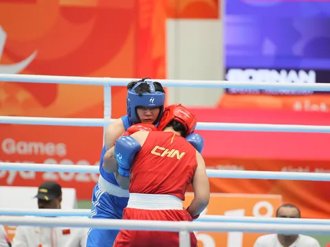 Thua điểm đối thủ Trung Quốc, Lưu Diễm Quỳnh giành HCĐ lịch sử cho Boxing Việt Nam tại ASIAD 20