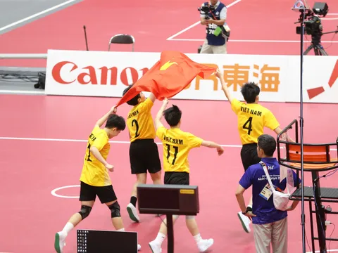 Bộ trưởng Lâm Thị Phương Thanh chúc mừng, biểu dương chiến tích vàng của đội tuyển cầu mây nữ