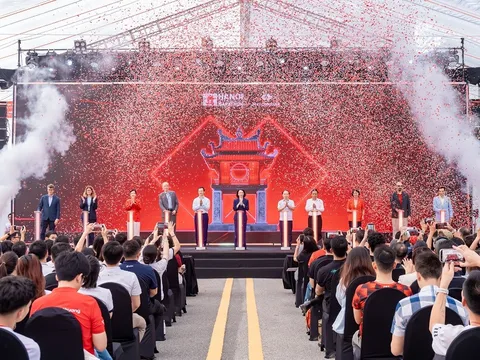 Khai mạc Giải Marathon Quốc tế Hà Nội Techcombank mùa thứ 5: Xây dựng Thủ đô Văn hiến – Văn minh – Hiện đại – Hạnh phúc