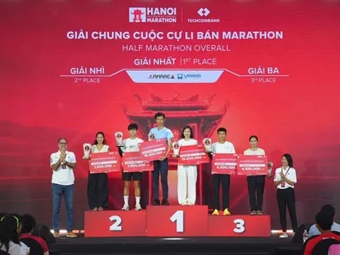 Hơn 14.500 vận động viên từ 57 quốc gia và vùng lãnh thổ tạo nên kỷ lục mới tại Marathon quốc tế Hà Nội Techcombank mùa thứ 5