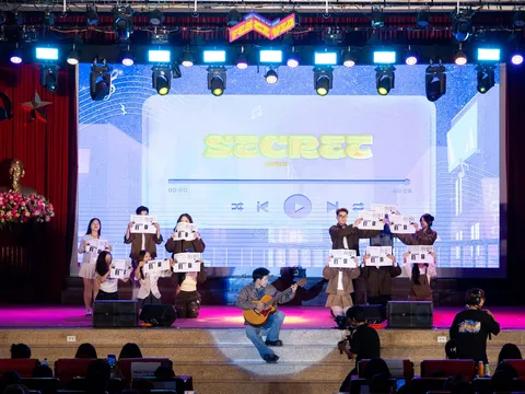 Tân sinh viên AJC hòa mình vào đêm nhạc hội Festivia 2026
