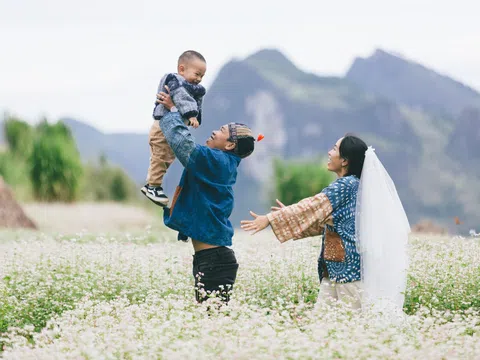 Cặp đôi vượt khoảng 1.700 km đến Hà Giang chụp ảnh cưới