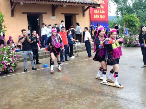 Quảng Ninh khai thác tốt bản sắc văn hoá các làng dân tộc trong phát triển du lịch