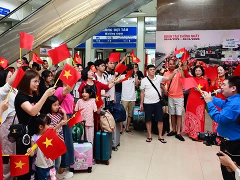 Hà Nội sẽ triển khai tour tàu hỏa hai tầng