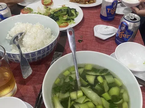 Du khách phàn nàn về bữa ăn kém chất lượng bên trong đảo Ký Ức Hội An