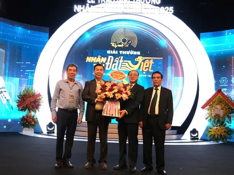 Người đưa đất sét nung thành sản phẩm văn hóa-du lịch được giải thưởng Nhân tài Đất Việt 2025