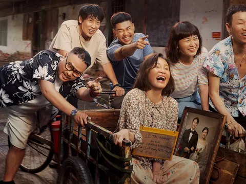 "Mang Mẹ Đi Bỏ": Chuyến hành trình cảm xúc vượt biên giới, nơi hài hước gặp gỡ tình thân