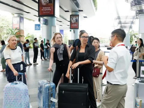 Du lịch Việt Nam 2025: Sau 9 tháng đón trên 15,4 triệu lượt khách quốc tế, vượt 21,5% so với cùng kỳ