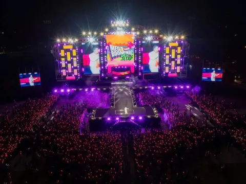 Mega Booming Day 2: 21 ngôi sao hội tụ, kết năm Du lịch Quốc gia 2025 bằng sự kiện âm nhạc mãn nhãn ở Ngọ Môn Huế