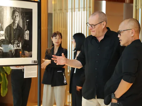 Triển lãm “Continuum: Việt Nam” kể câu chuyện 30 năm chuyển mình của đất nước