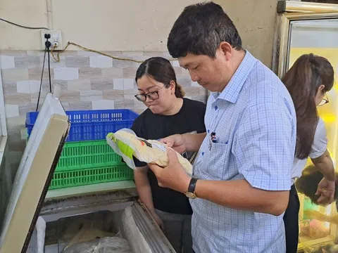 Bình Thuận: Nhiều người trong đoàn khách du lịch của Vietravel nghi ngờ bị ngộ độc thực phẩm