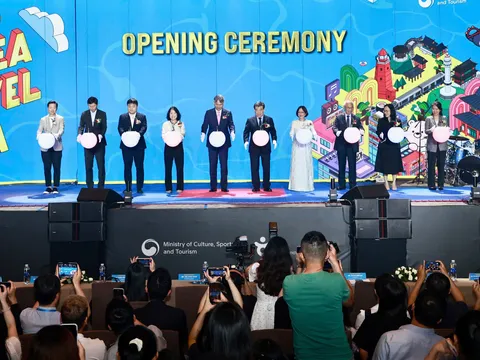 Lễ hội Du lịch Hàn Quốc -  Korea Travel Festa 2025 bùng nổ trong ngày đầu khai mạc