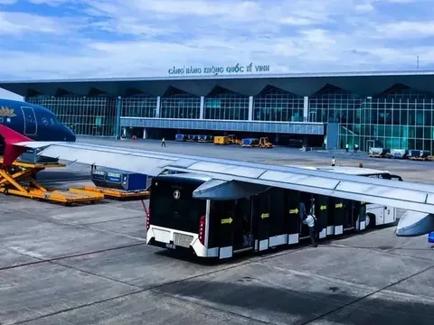 Doanh nghiệp du lịch tìm phương án cho khách trước thông tin đóng cửa sân bay Vinh