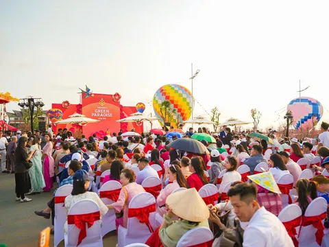 Lễ hội Xuân Cần Giờ thu hút hàng nghìn khách tham quan trong ngày đầu khai mạc