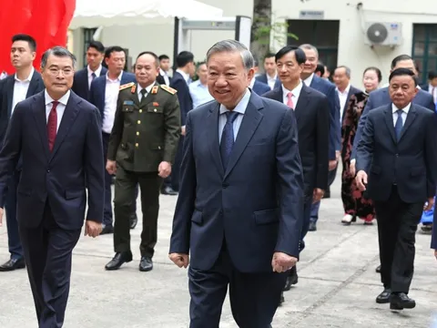 Chùm ảnh: Các đồng chí lãnh đạo Đảng, Nhà nước thực hiện quyền cử tri