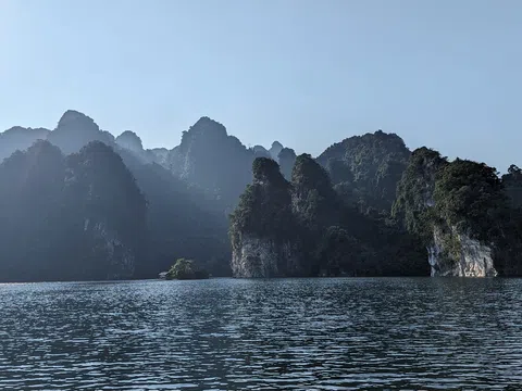Hồ Na Hang, Tuyên Quang đẹp như miền cổ tích hoang sơ giữa núi rừng Đông Bắc