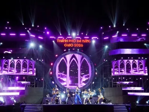 Đà Nẵng rực rỡ đón năm mới 2026: Khi những đại lộ ánh sáng đánh thức khát vọng du lịch đầu năm