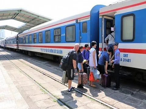 Đường sắt giảm giá vé đến 30% để thu hút khách sau cao điểm hè