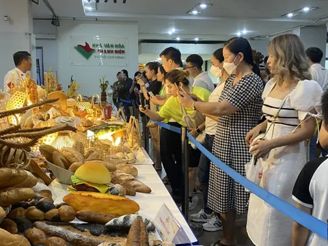 6 món ăn nổi tiếng nhất định phải thưởng thức khi du lịch Việt Nam