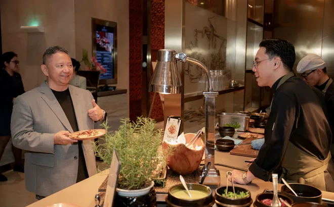 Các khách sạn 5 sao ở TP.HCM đang làm mới buffet bằng cách nào?