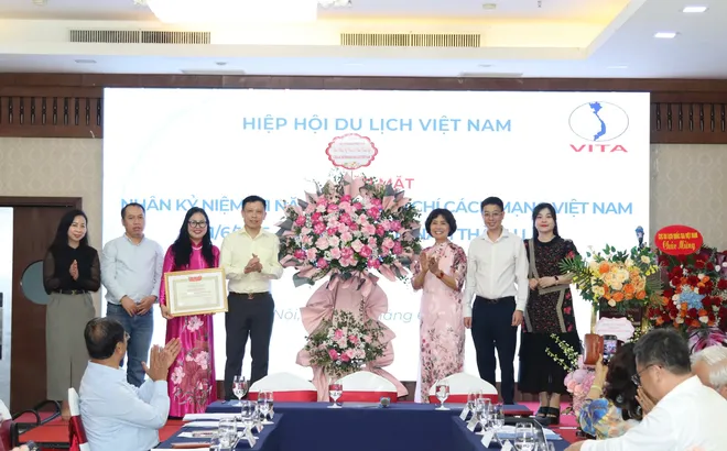 Hiệp hội Du lịch Việt Nam trao bằng khen, tri ân 10 năm đồng hành của CLB Nhà báo Du lịch Việt Nam