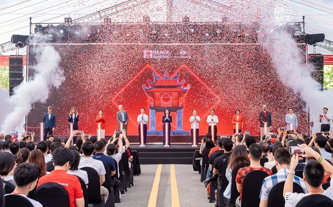 Khai mạc Giải Marathon Quốc tế Hà Nội Techcombank mùa thứ 5: Xây dựng Thủ đô Văn hiến – Văn minh – Hiện đại – Hạnh phúc