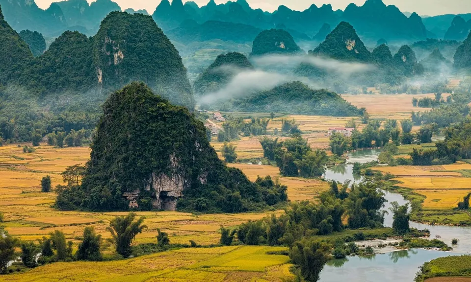 Về Cao Bằng khám phá mùa vàng giữa non nước